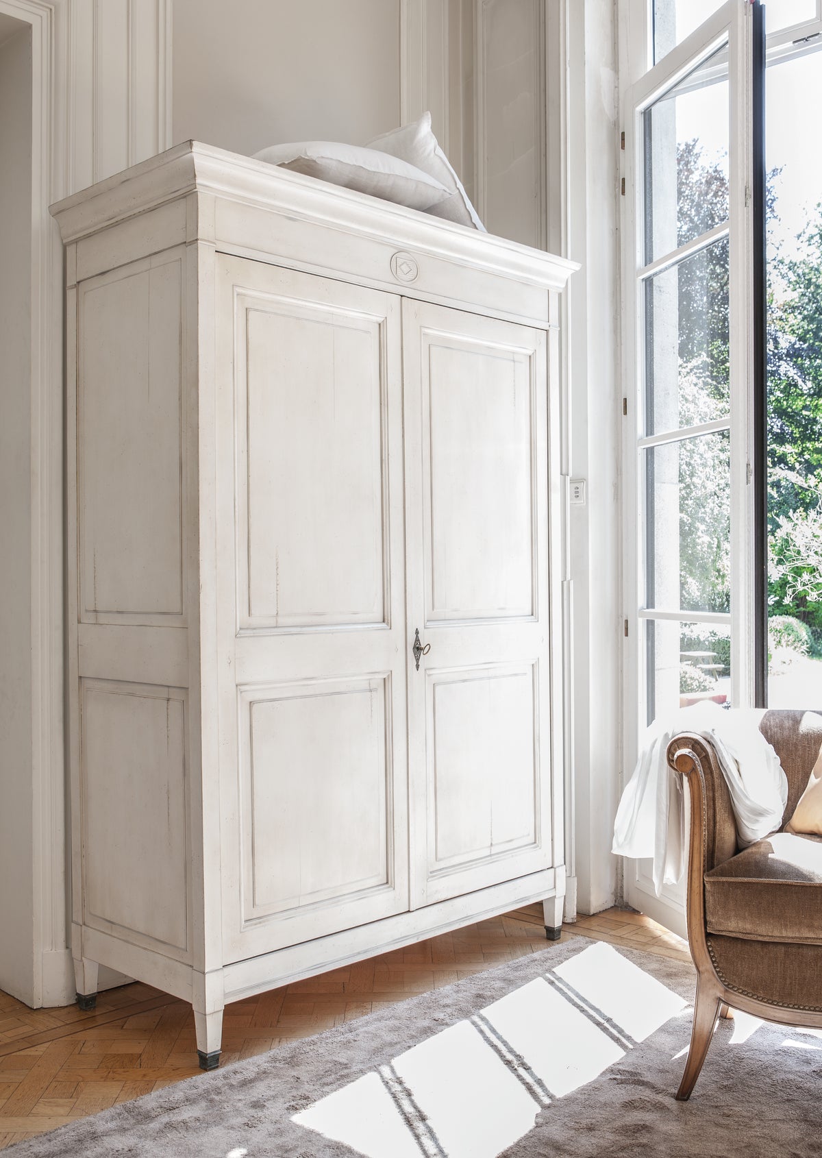 Wardrobe Directoire