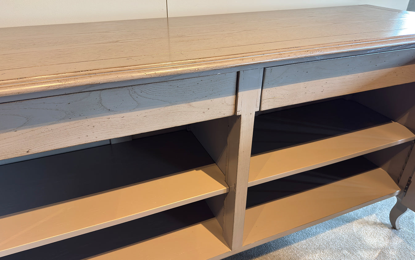 Medaillon-Sideboard