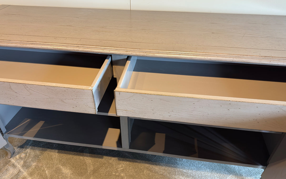 Medaillon-Sideboard