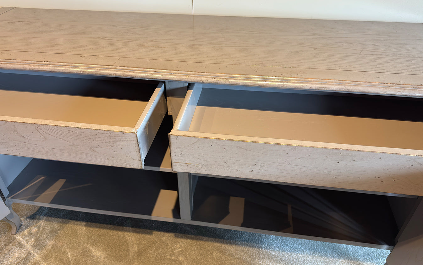 Medaillon-Sideboard