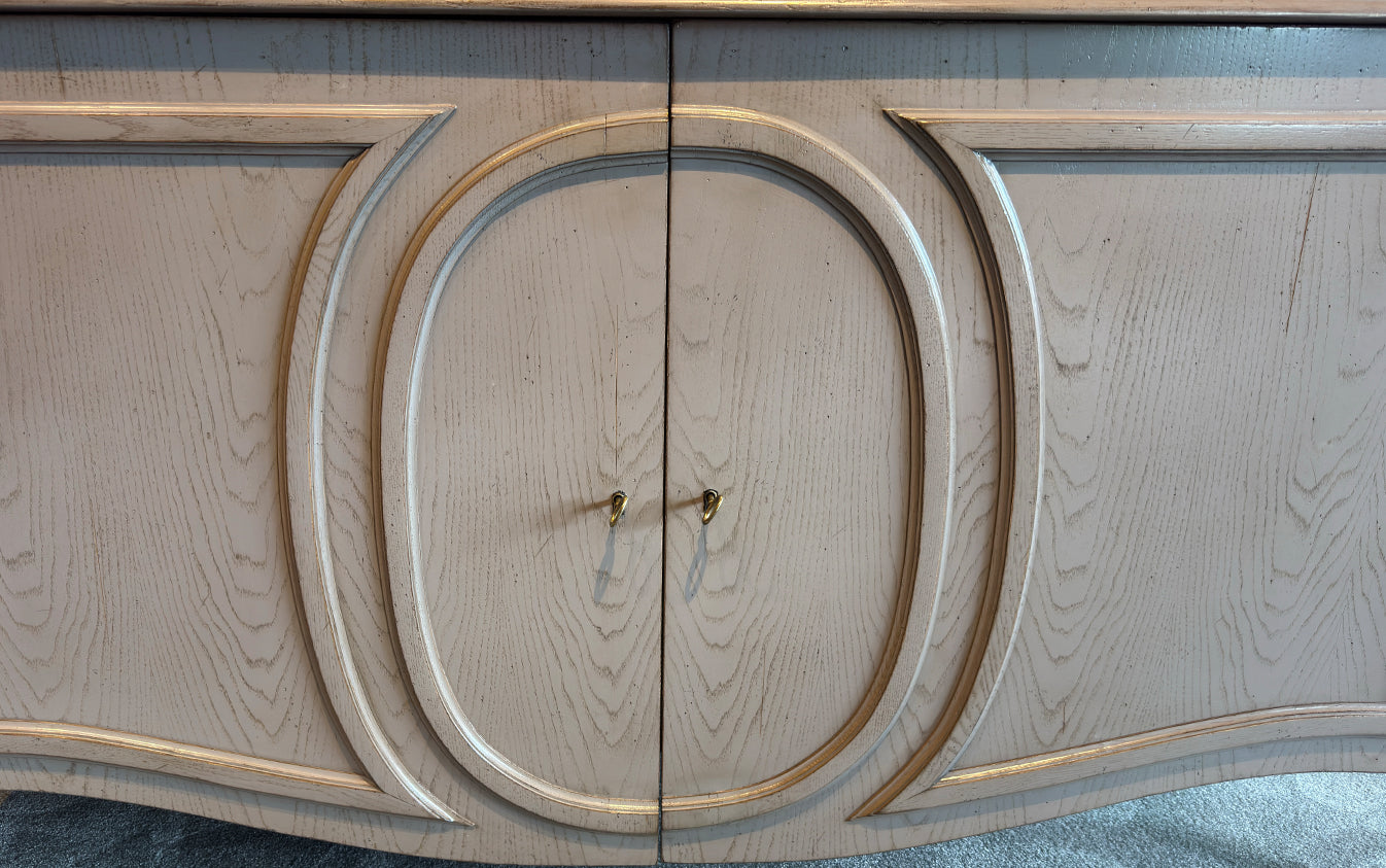 Medaillon-Sideboard