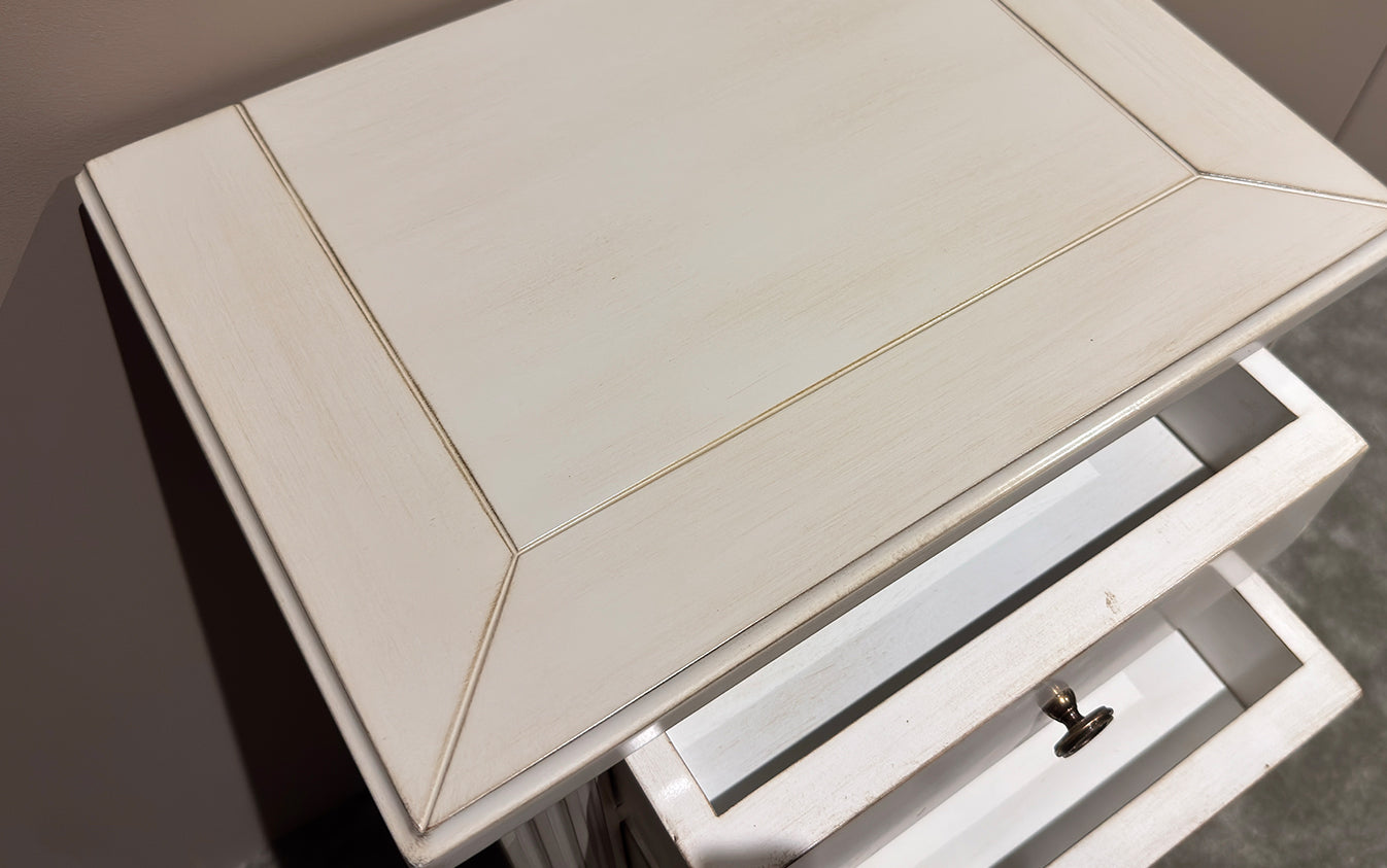 Hermitage Table