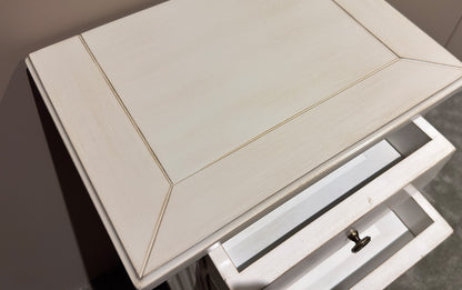 Hermitage Table