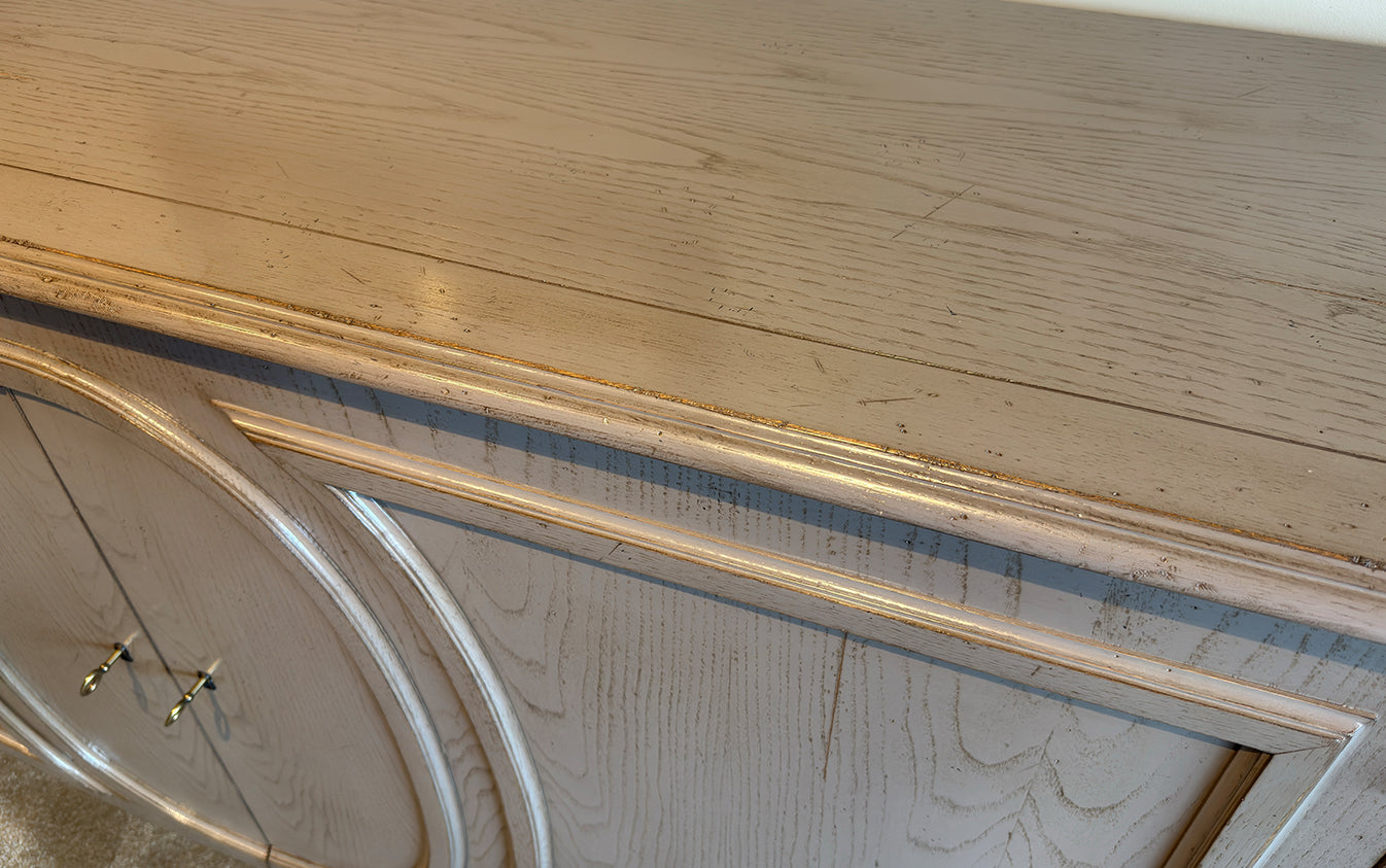 Medaillon-Sideboard