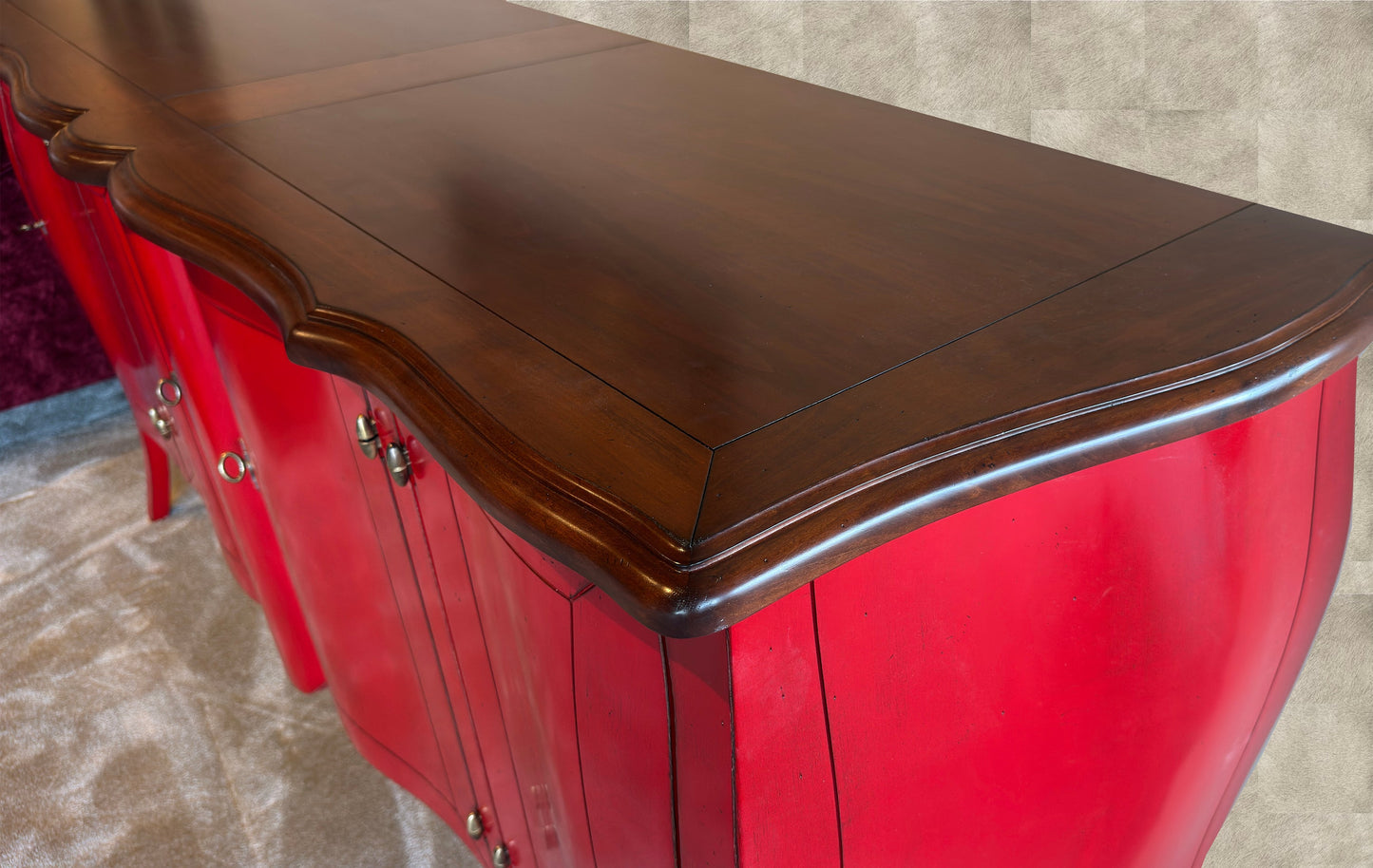 Harper rotes Sideboard