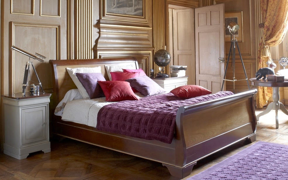 Bett Orleans mit hohem Fußteil – rotbraun mit Patina