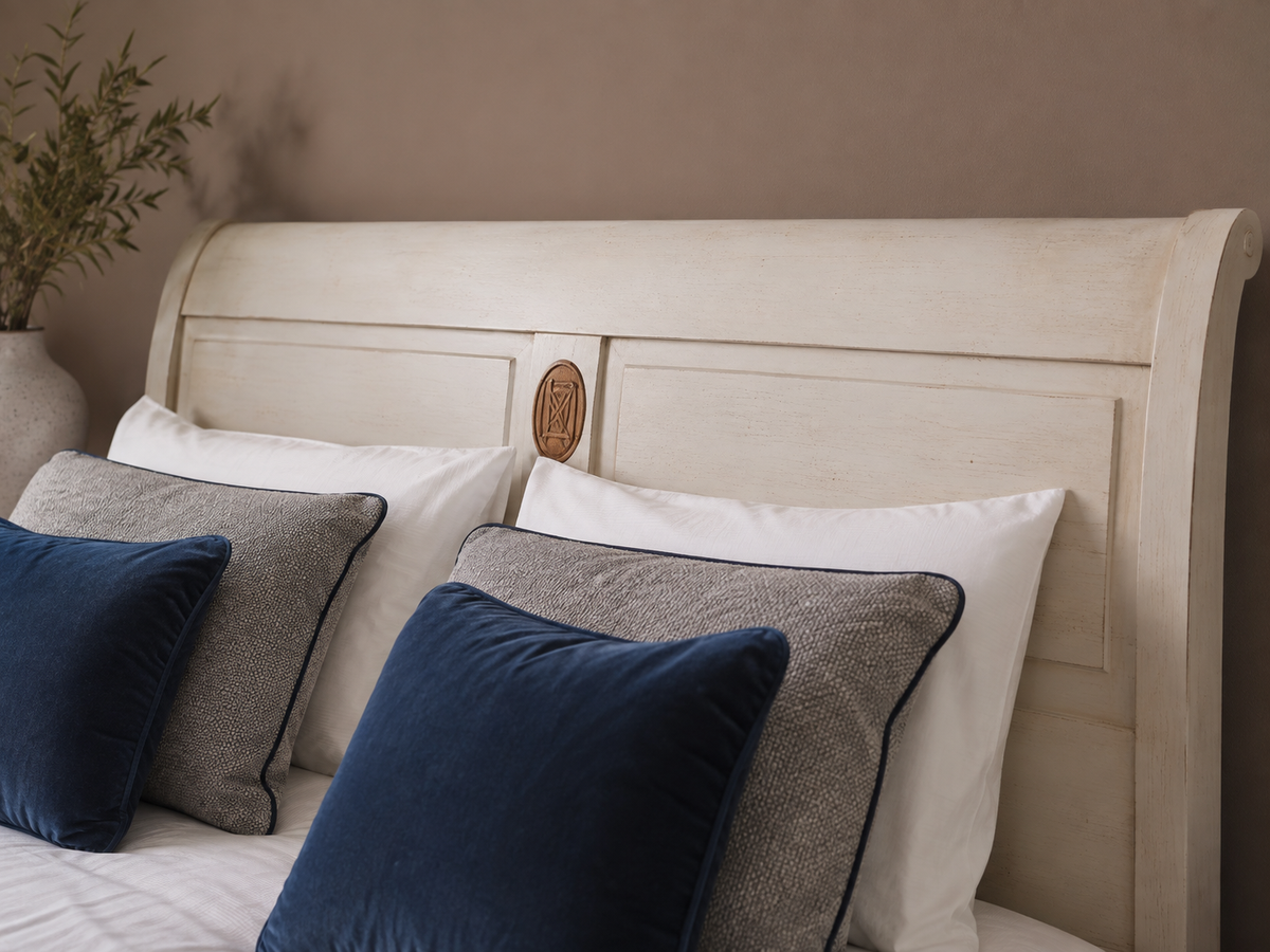 Bed Directoire white