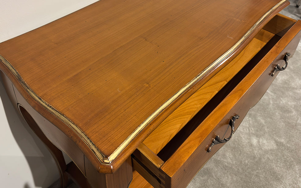 Pompadour-Wandtisch