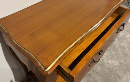 Pompadour-Wandtisch